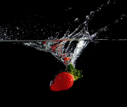 飛濺的Strawberry