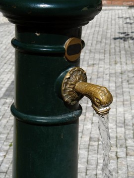 歷史綠色水泵