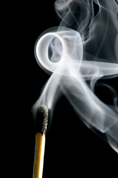 與黑煙的比賽