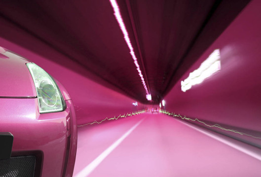 公路上的汽車