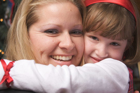 孩子和Mother Hug