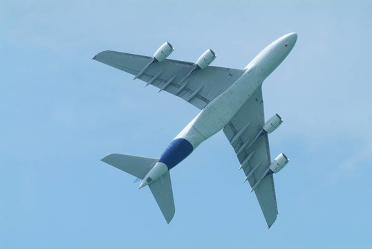 寬機身客機從下面