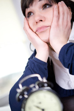 女人與時(shí)鐘