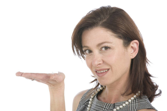 一個(gè)透明的房子40多歲女人手上的肖像