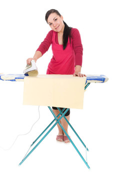 熨衣服的女人