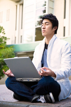 亞洲大學(xué)生冥想
