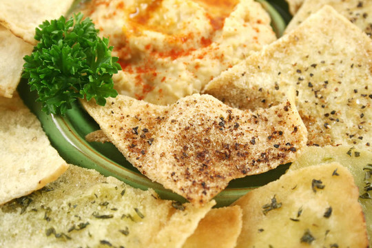 玉米片和hommus