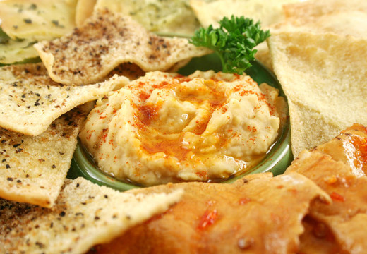 Pita薯片和hommus