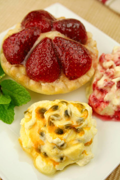 百香果膏和Strawberry Tart