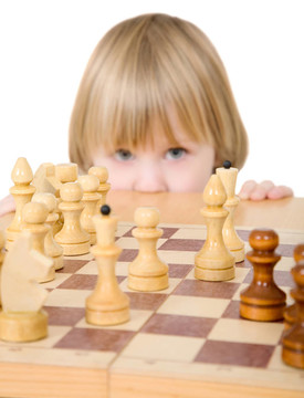孩子和象棋