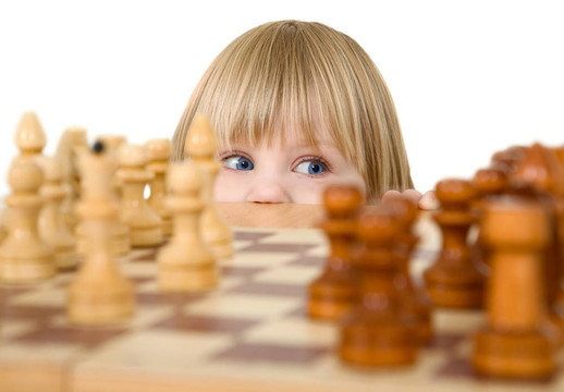 孩子和象棋