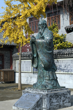 孔子銅像