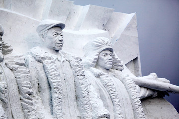 雪雕 雕塑 石油工人