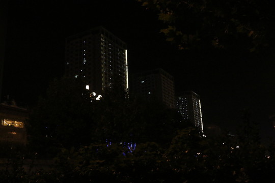 夜晚的居民樓