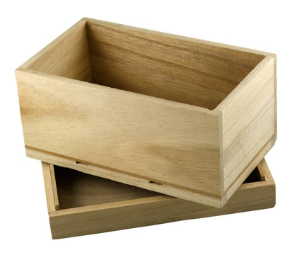帶蓋的打開(kāi)的木制禮品盒