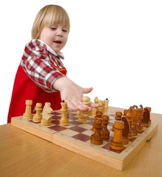 小女孩下棋