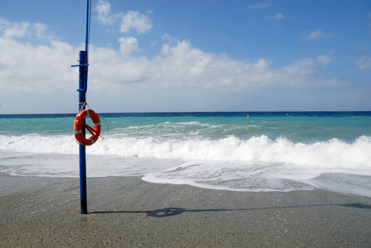 海灘上的救生圈