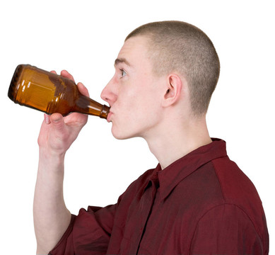 年輕男子與棕色瓶