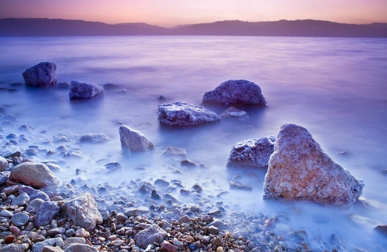 在死海的日出