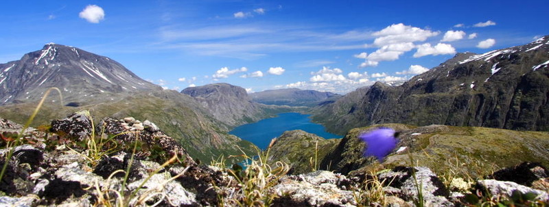 山湖全景