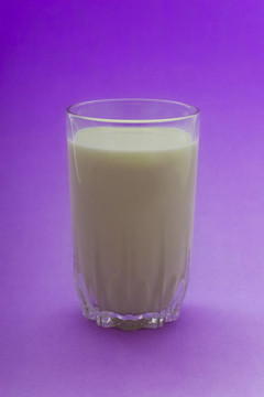一杯牛奶