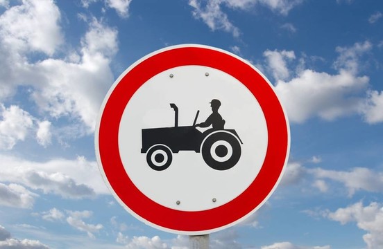 拖拉機(jī)