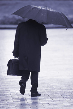 雨中的商人
