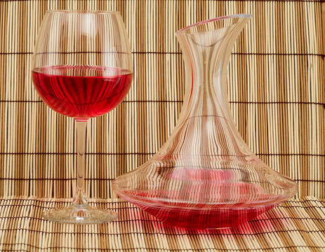 靜物與酒瓶和酒杯
