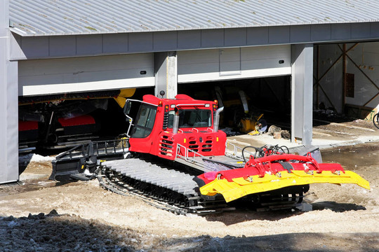 pistenbully車庫(kù)2
