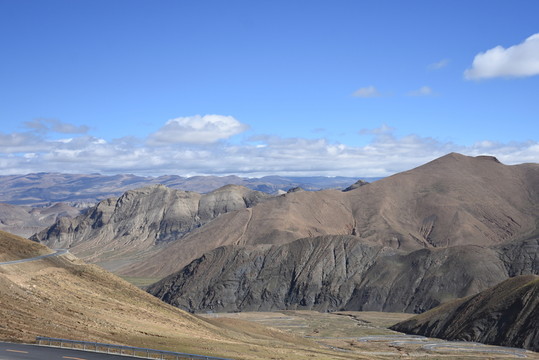 干涸的山巒