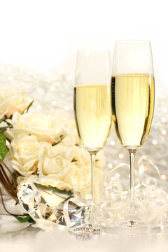 準備結(jié)婚慶典的香檳酒杯