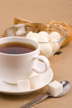 一杯茶；干酪和面包