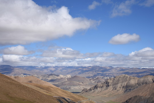 連綿起伏的大山