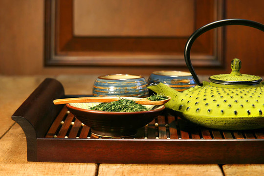 綠色鑄鐵茶壺