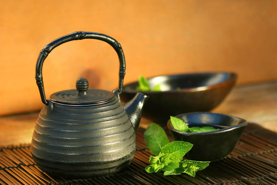 日本茶壺和茶杯