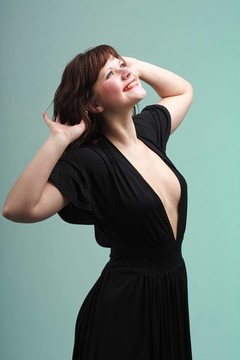 穿黑衣服的女人