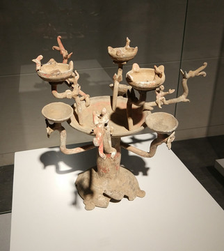 古代陶燈臺