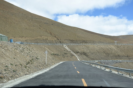 路 山區(qū)公路