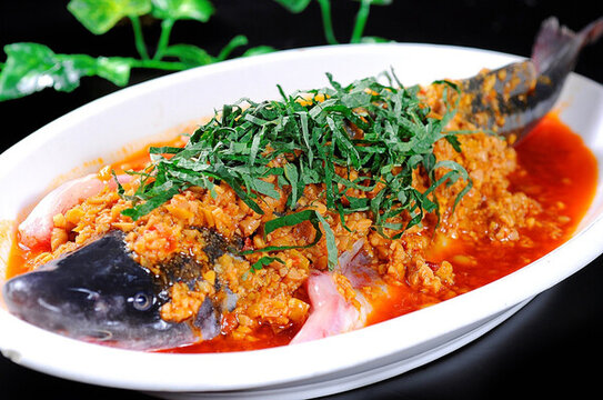 水豆豉蒸江團
