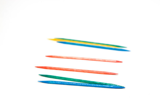 孤立Colored Toothpick