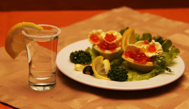 龍舌蘭酒和魚(yú)子醬