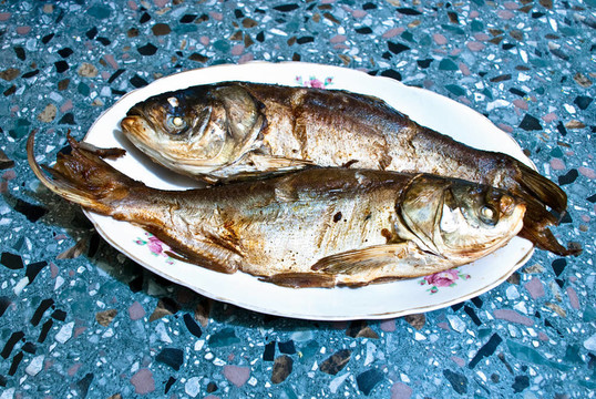 兩烤魚