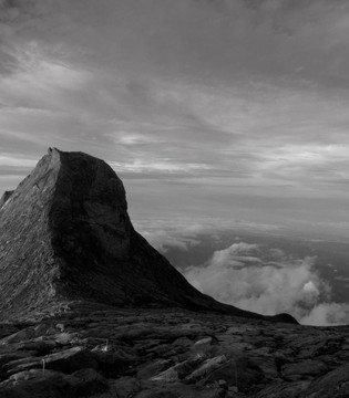 花崗巖山地景觀-基納巴盧山