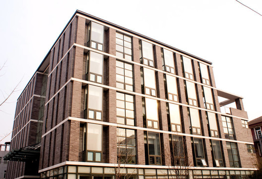 現(xiàn)代城市辦公建筑外觀