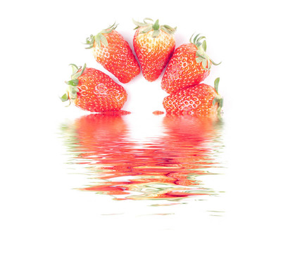 White上的草莓