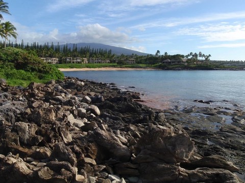 南茂宜島的海岸線