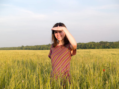 美麗的少女在Field看