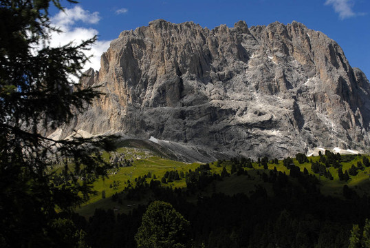 意大利；Dolomites