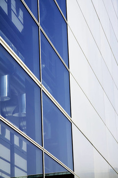 格拉斯與白銀建設