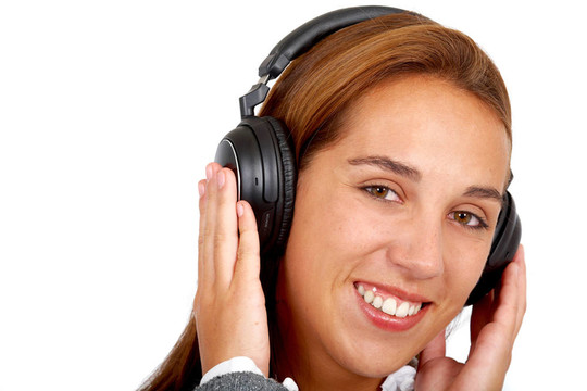 女孩聽音樂